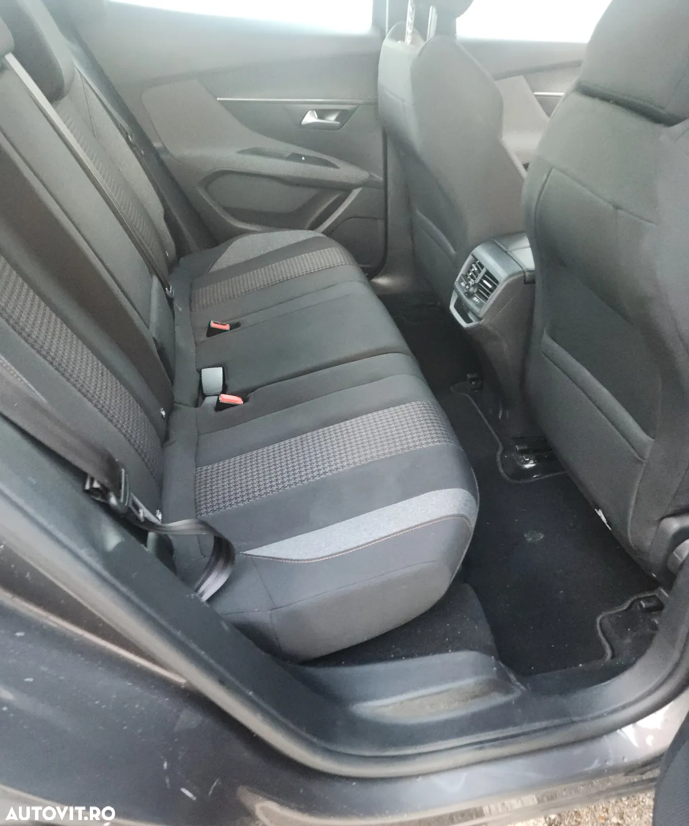Peugeot 3008 1.2 PureTech 130 EAT8 Active Pack - 20