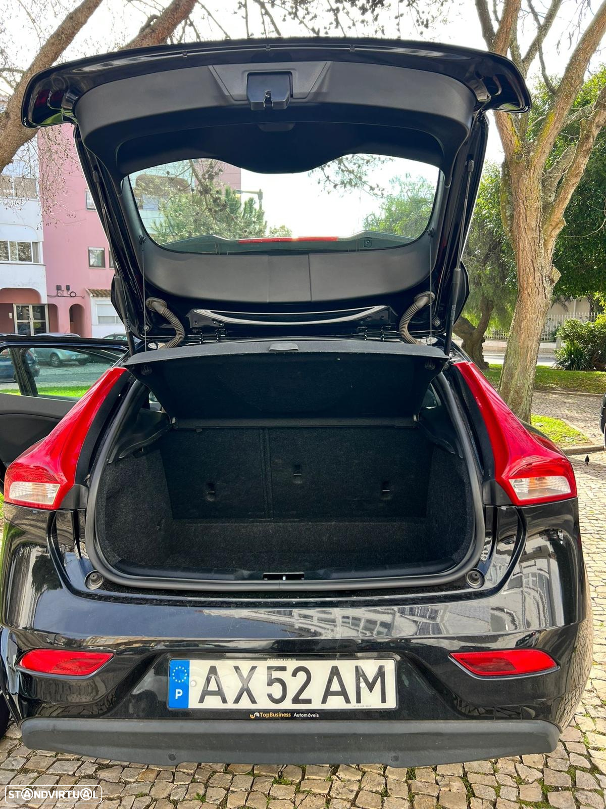 Volvo V40 2.0 D2 Momentum Geartronic - 9