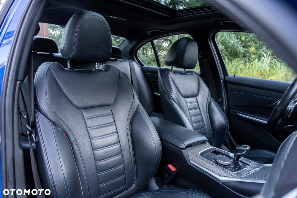 BMW Seria 3 M340i xDrive - 26