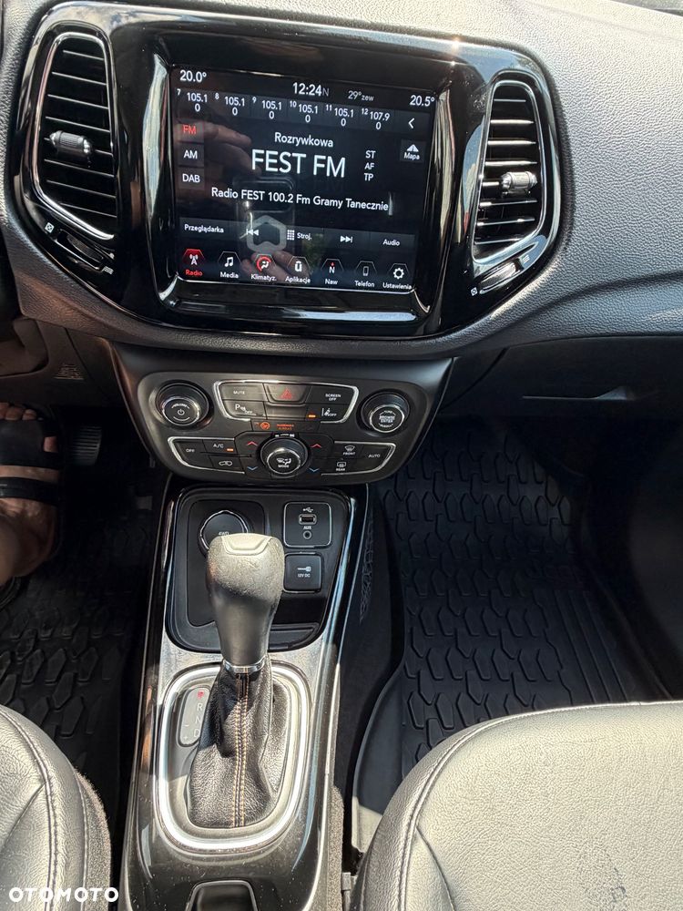 Jeep Compass - 28