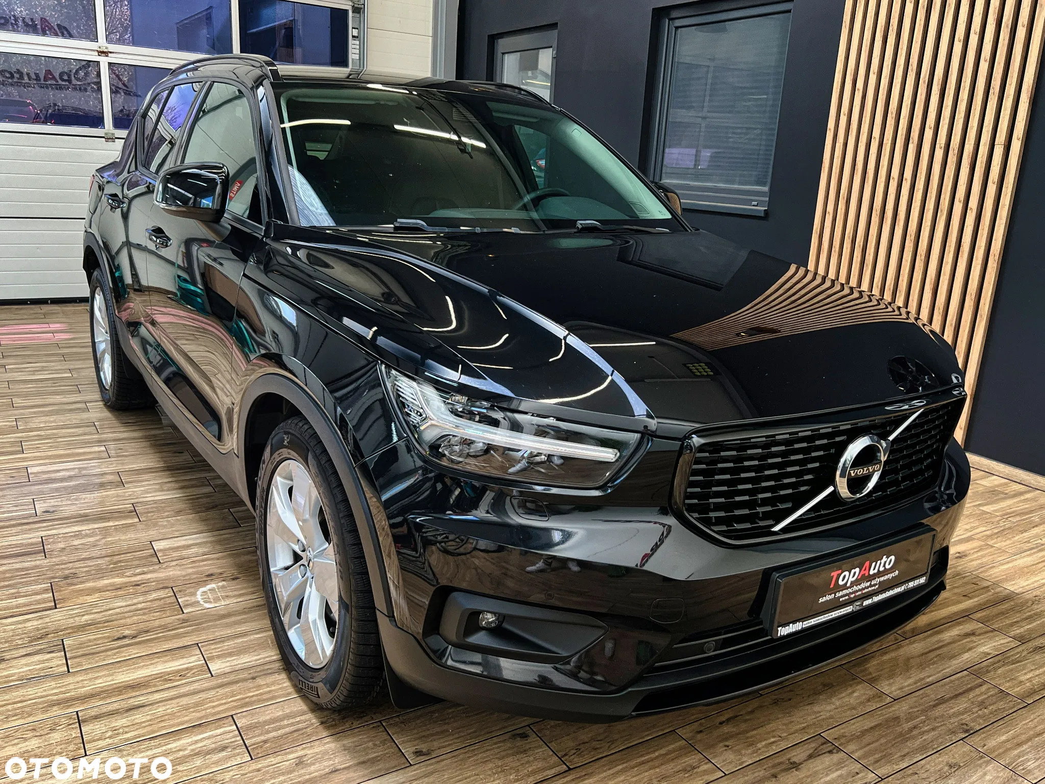 Volvo XC 40 D4 AWD Geartronic Momentum - 4