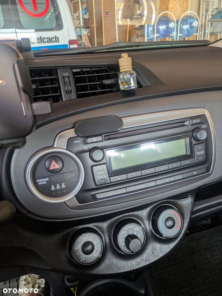 Toyota Yaris 1.0 Luna - 6