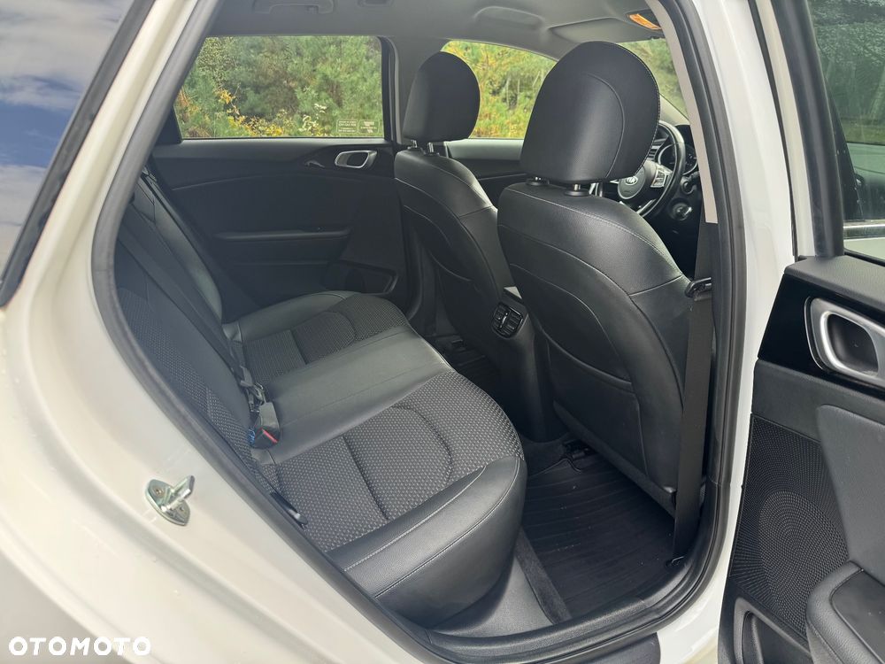 Kia Ceed 1.6 CRDi SCR L Business Line DCT - 28