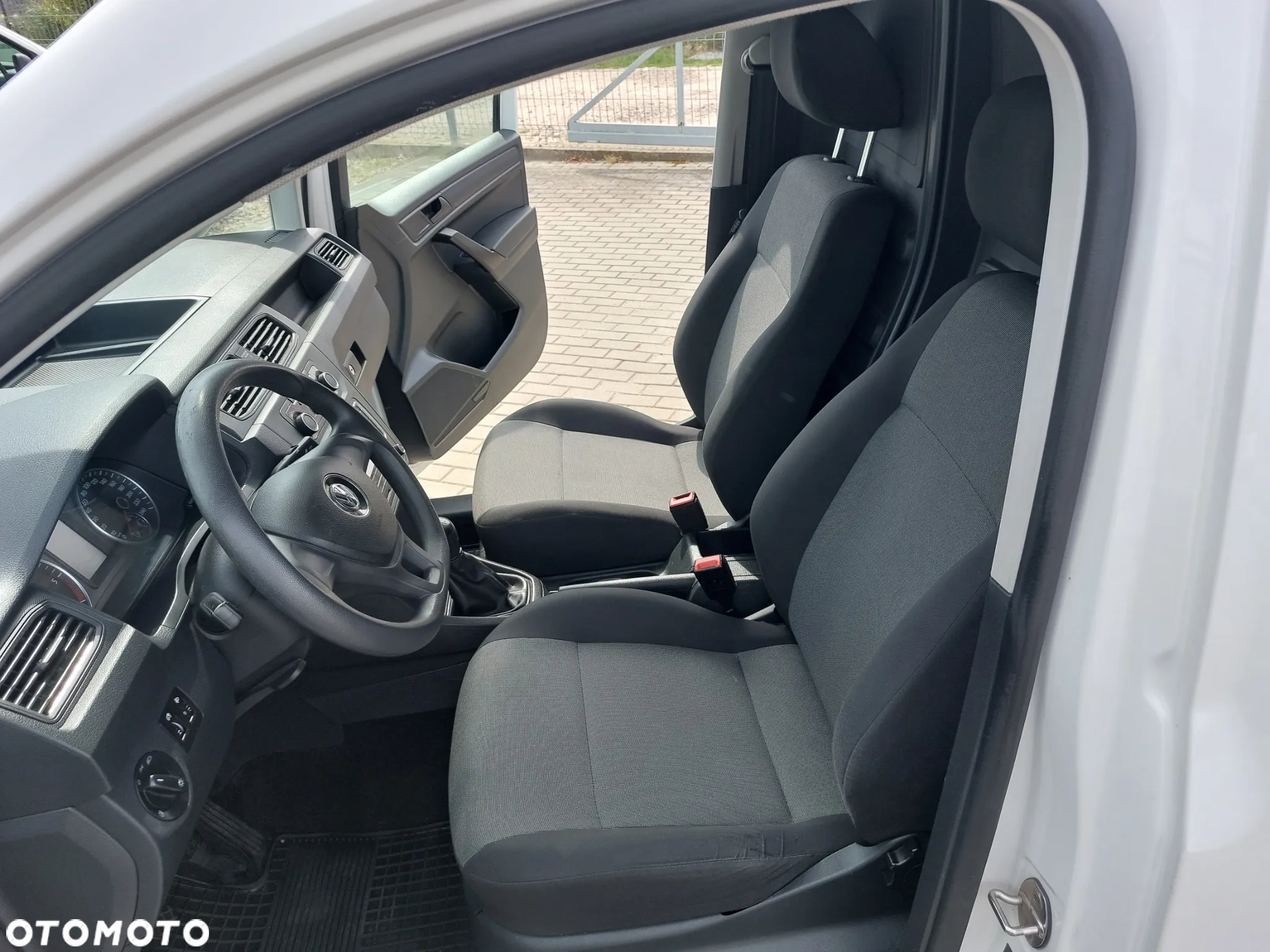 Volkswagen Caddy 2.0 TDI Comfortline - 11