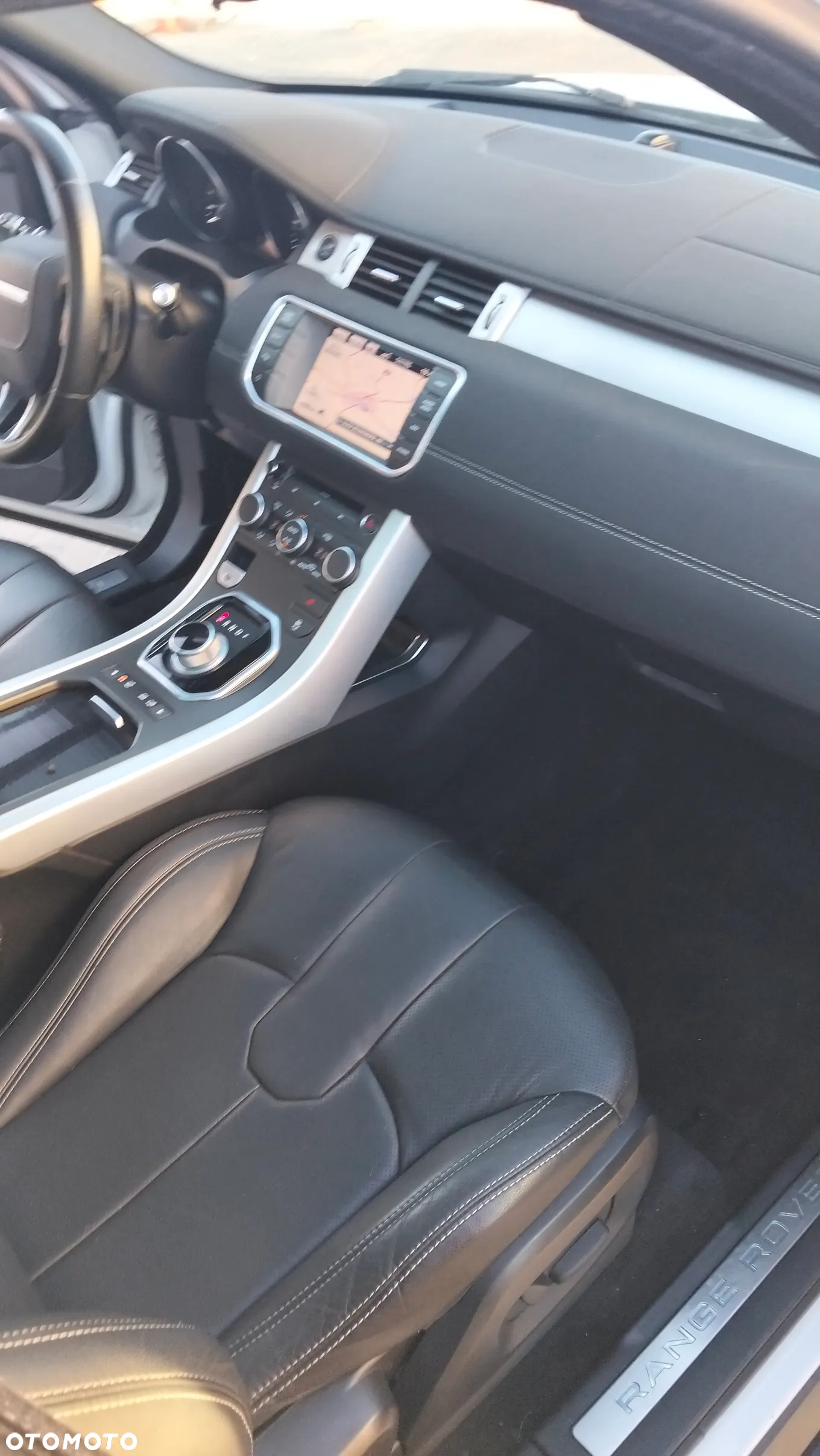 Land Rover Range Rover Evoque - 28
