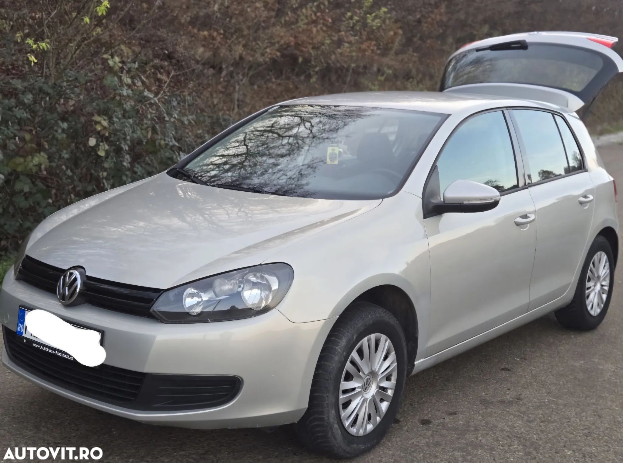 Volkswagen Golf - 1