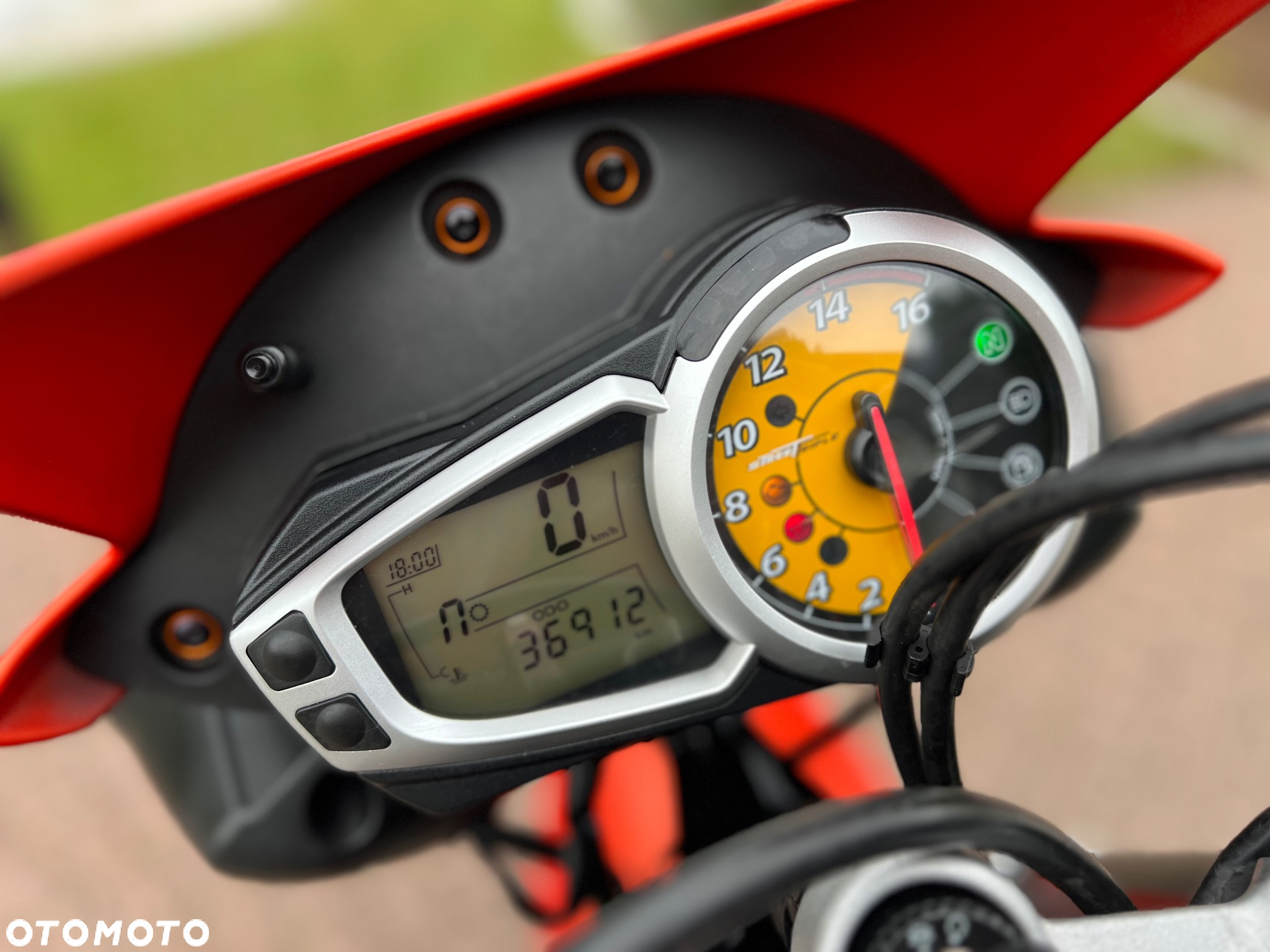 Triumph Street Triple - 35