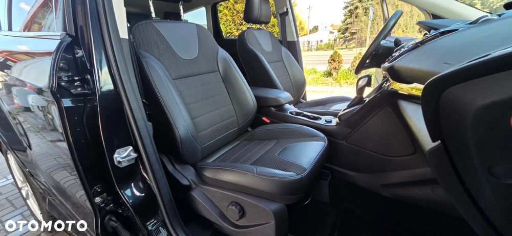 Ford Kuga 1.5 EcoBoost 4x4 Titanium - 36