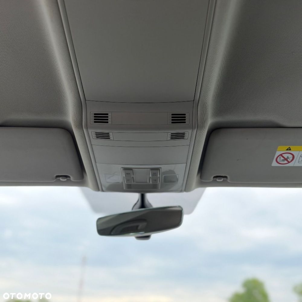 Volkswagen Touran - 21
