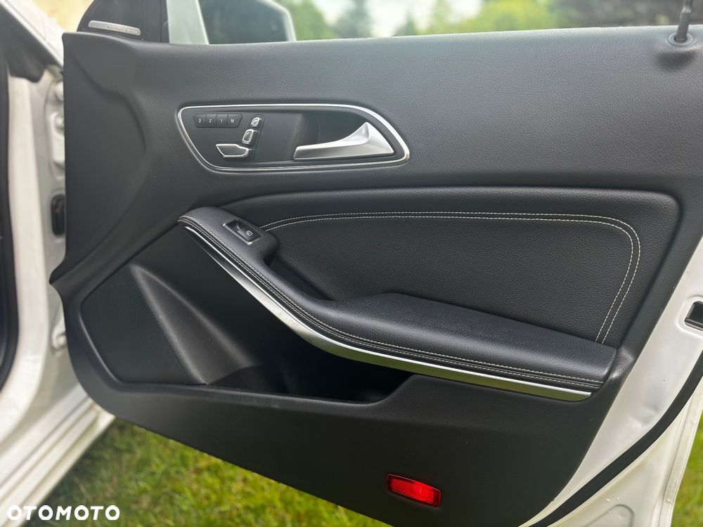 Mercedes-Benz CLA 250 4-Matic - 11