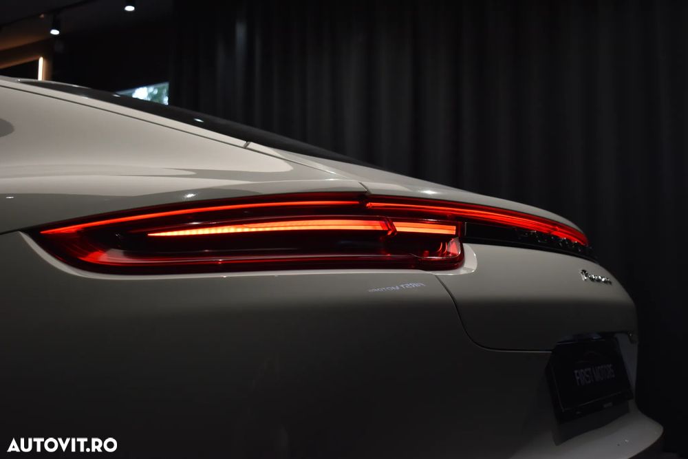 Porsche Panamera - 23