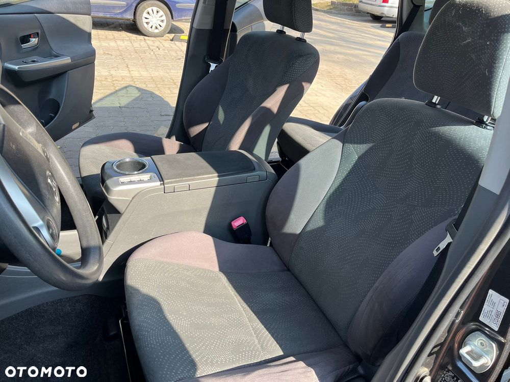 Toyota Prius+ - 13