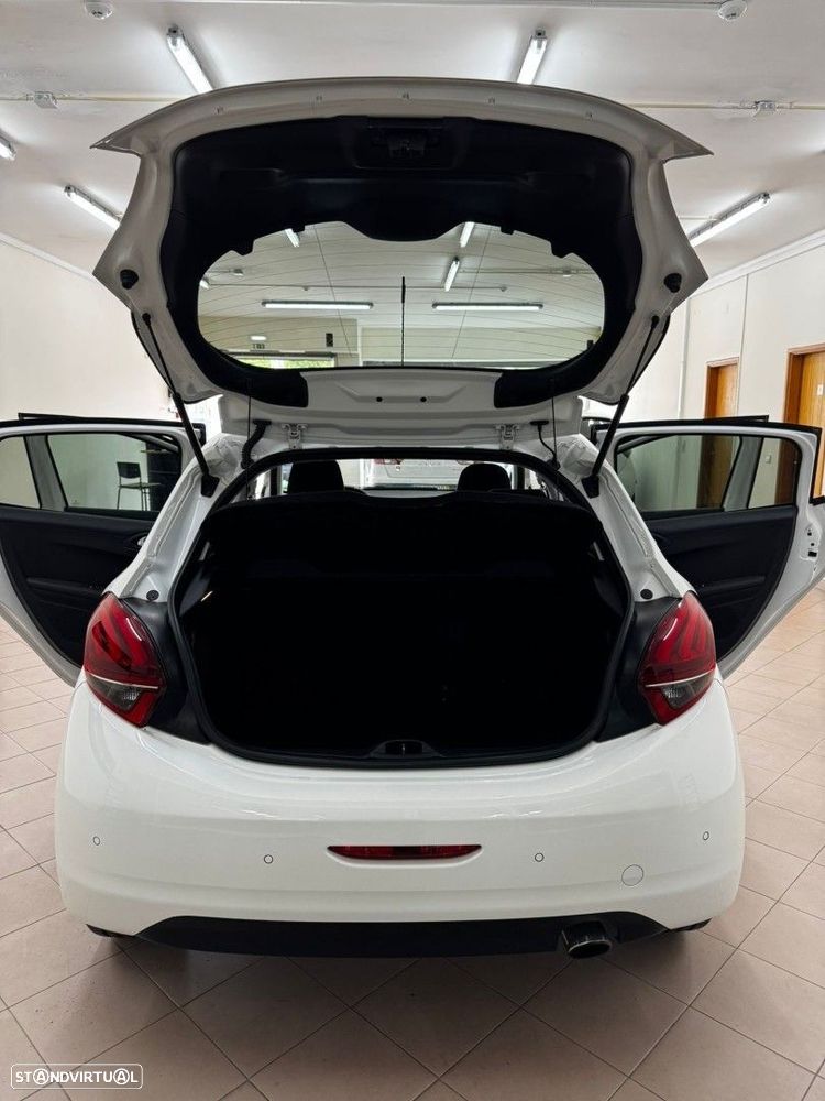 Peugeot 208 1.2 PureTech GT Line - 11