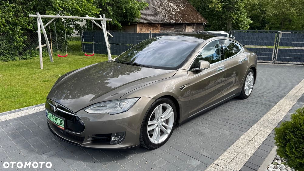 Tesla Model S 90 D - 1
