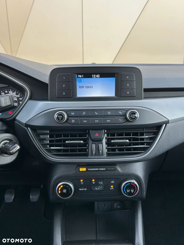 Ford Focus 1.0 EcoBoost Trend - 24