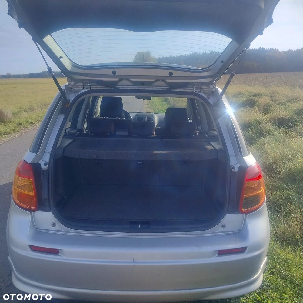 Suzuki SX4 1.6 VVT 4x2 Style - 11