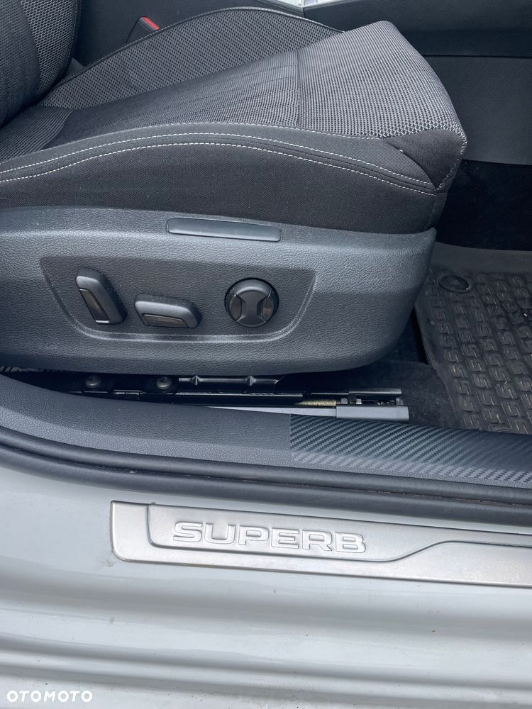Skoda Superb 2.0 TDI 4x4 DSG Style - 19