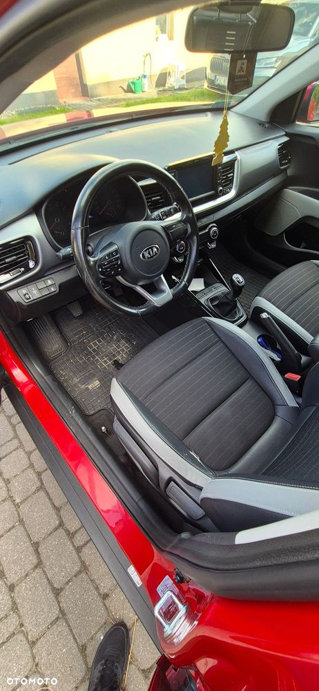Kia Stonic 1.4 L - 6