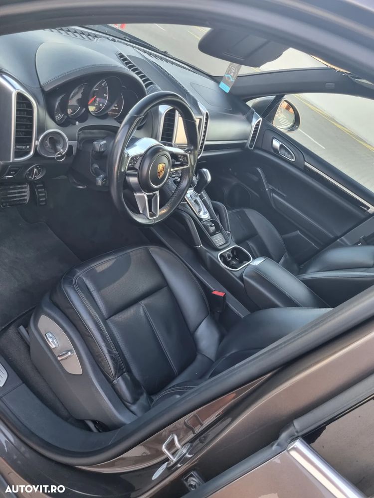 Porsche Cayenne 3.0 L - 15