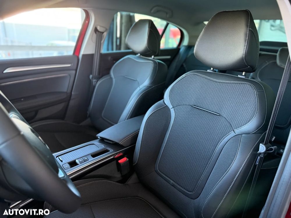 Renault Megane TCe 140 GPF Techno - 3