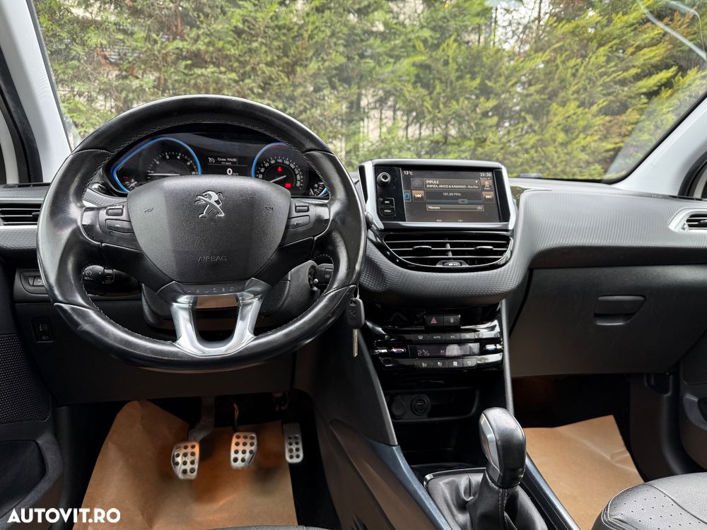 Peugeot 2008 1.6 VTi Allure - 23