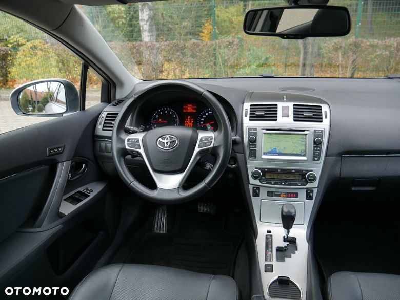 Toyota Avensis Touring Sports 1.8 Executive - 11