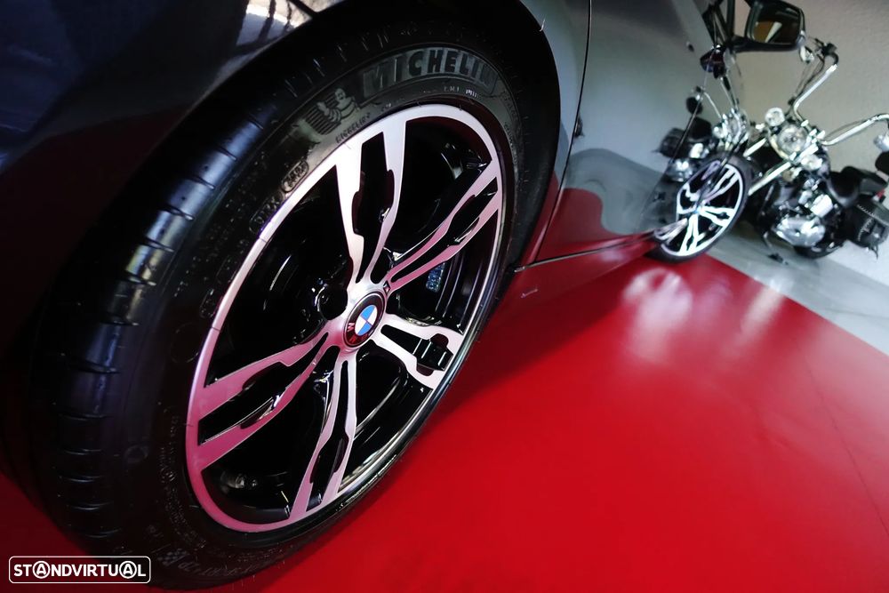 BMW 320 d Pack M - 26