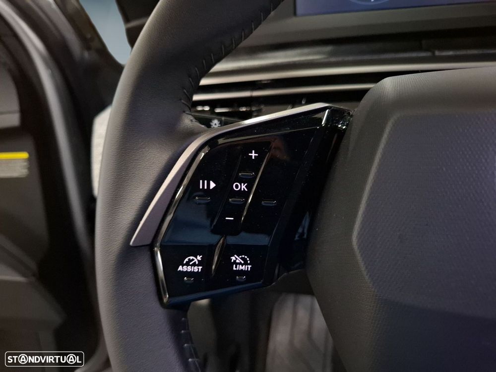 Peugeot 3008 1.2 Hybrid Allure e-DCS6 - 19