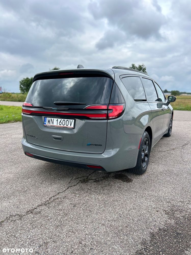 Chrysler Pacifica - 23