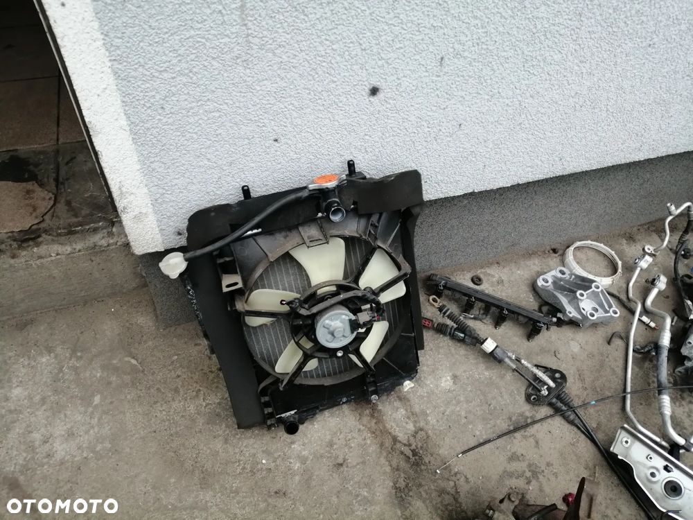 Daihatsu SIRION II CHLODNICA WODY KLIMY WENTYLATOR - 1