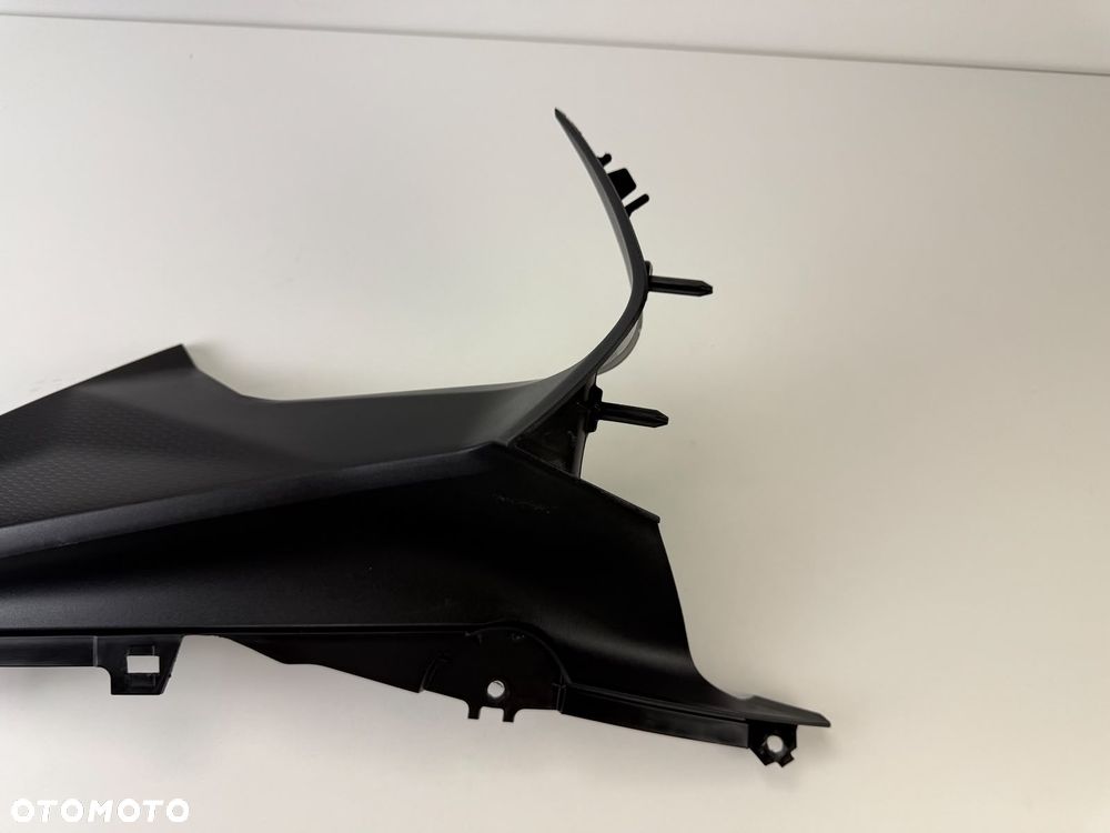 Prawe boczne górne wypełnienie BMW S1000RR K67 2019+ - 4