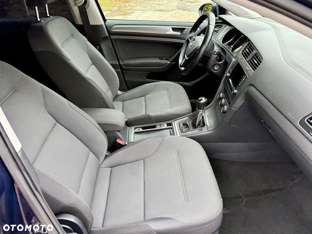 Volkswagen Golf - 35
