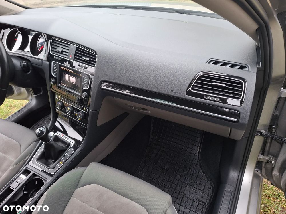 Volkswagen Golf 2.0 TDI 4Motion (BlueMotion Tech) Highline - 17