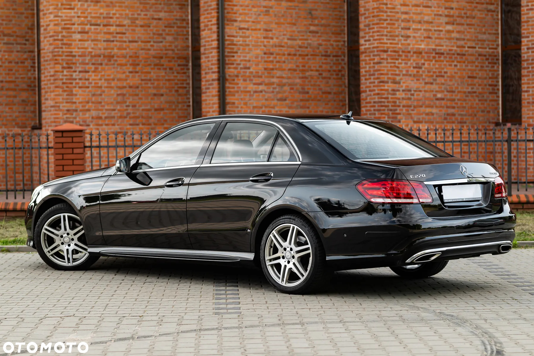 Mercedes-Benz Klasa E 220 BlueTEC 4-Matic Avantgarde - 14