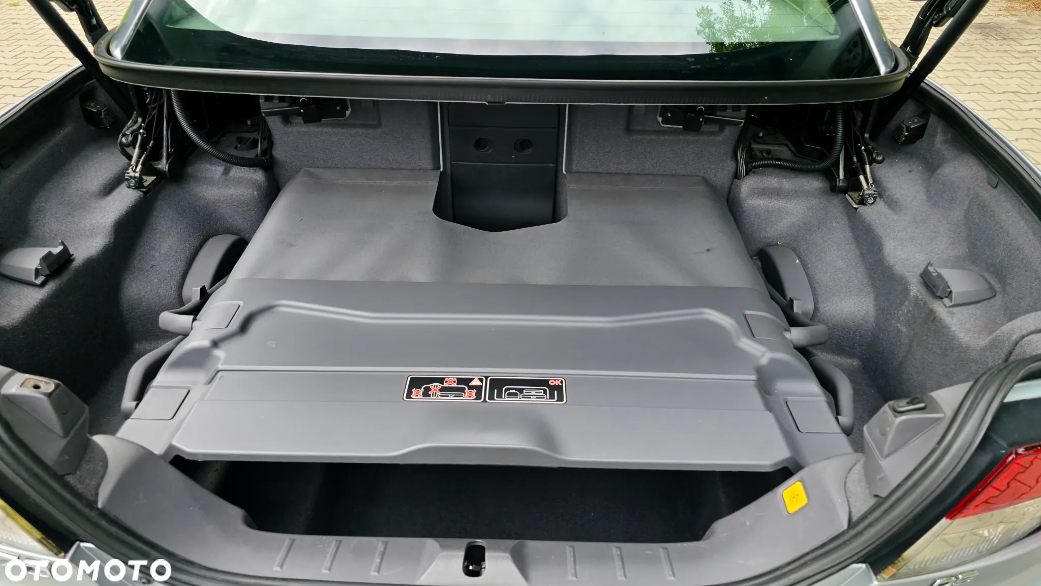 Volvo C70 2.4D5 Summum - 12