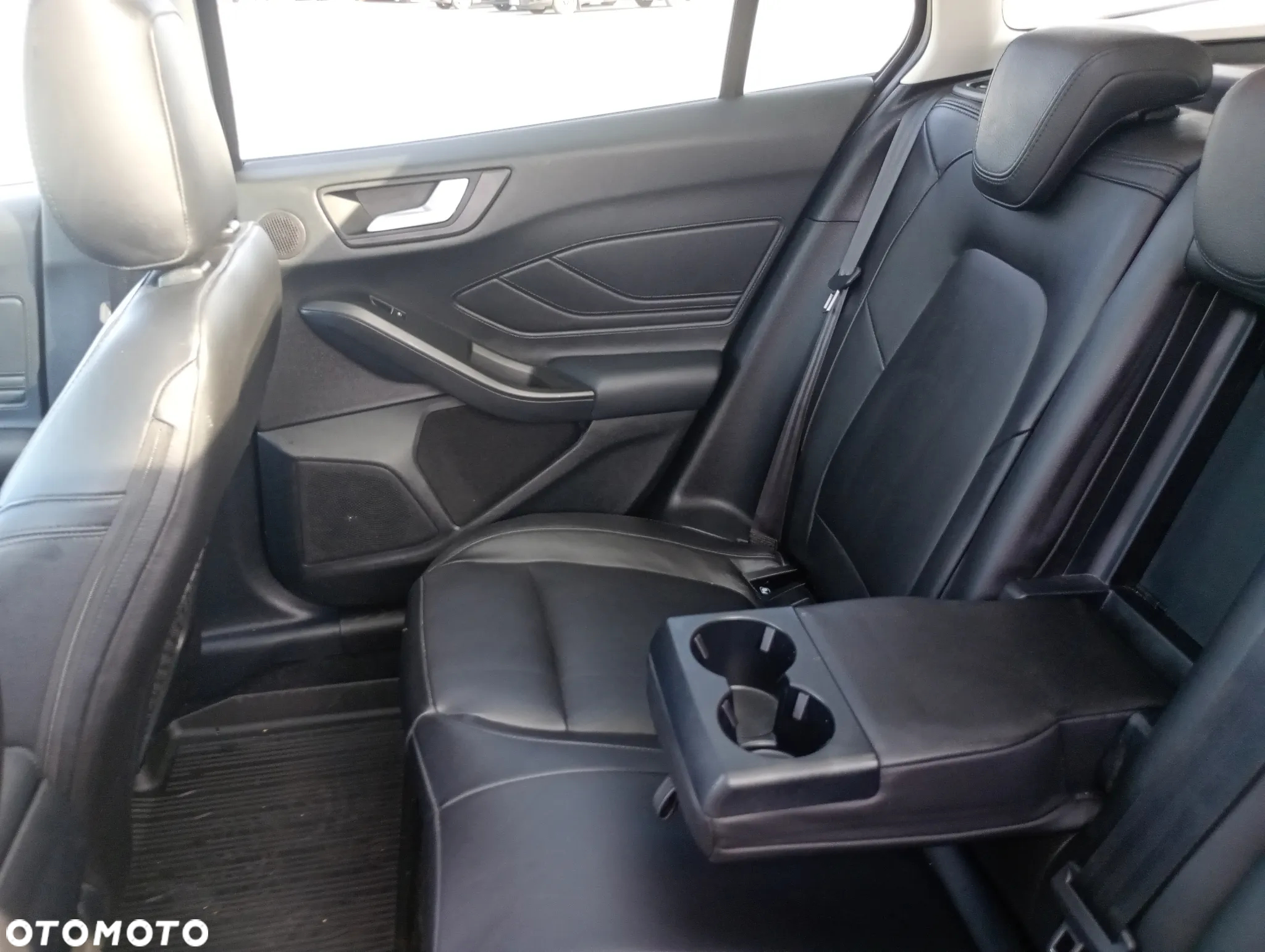 Ford Focus 1.0 EcoBoost Titanium Business - 16