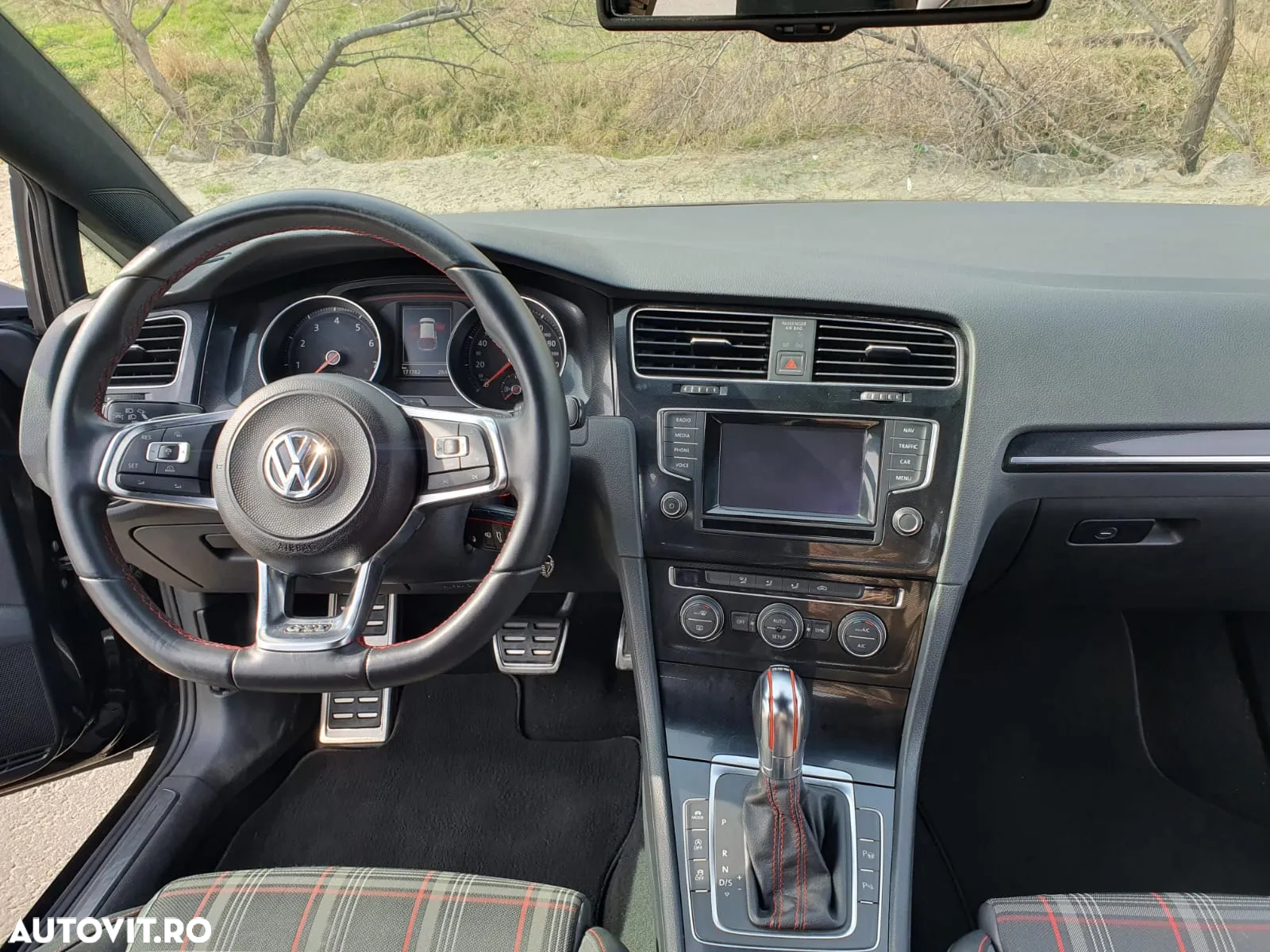 Volkswagen Golf 2.0 TSI BMT DSG GTI - 6