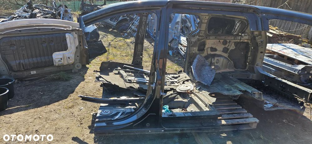 Chrysler Pacifica 2016- Ćwiartka tył  Błotnik tył z progiem prawy lewy Pas tylny Dach 8 osób KOLOR PXR Czarny - 7