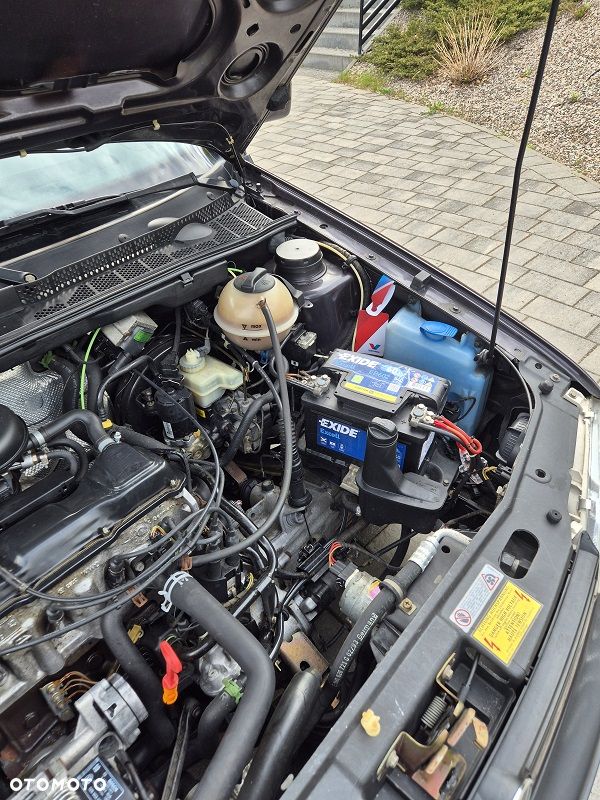 Volkswagen Golf 1.8 GL - 18