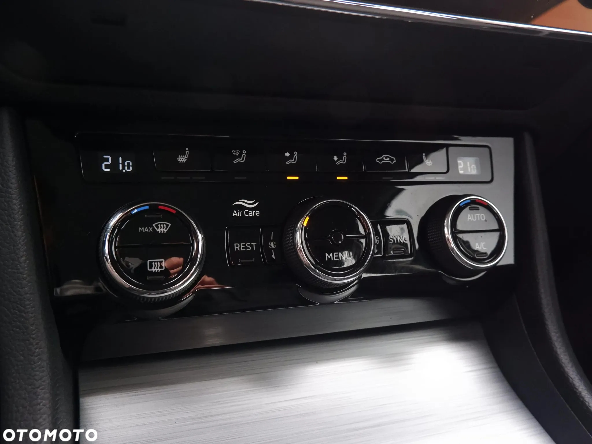 Skoda Superb 2.0 TSI Ambition DSG - 32