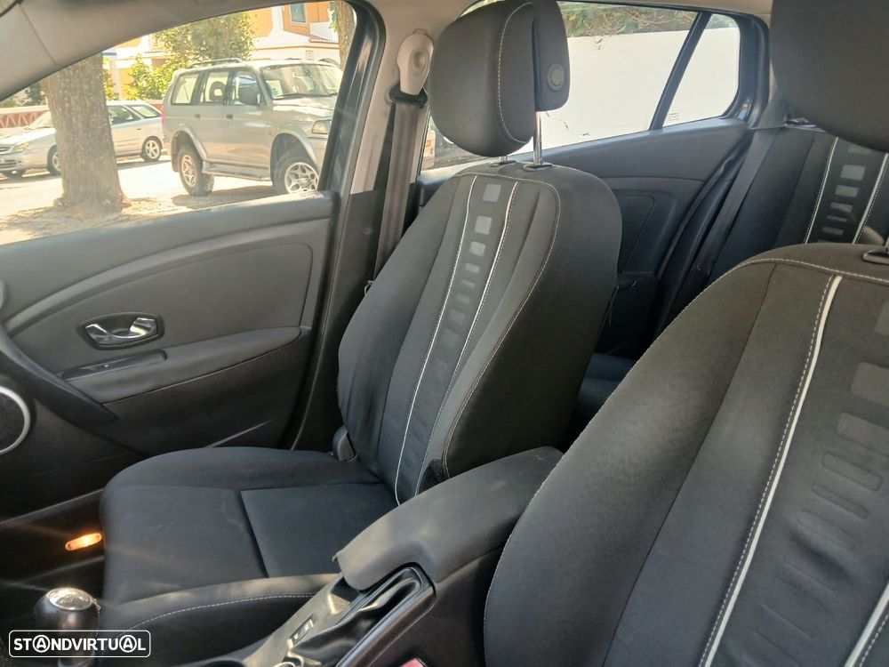 Renault Mégane Sport Tourer 1.5 dCi Dynamique SS - 11