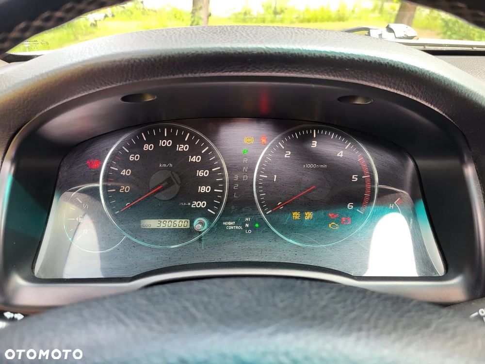 Toyota Land Cruiser - 12