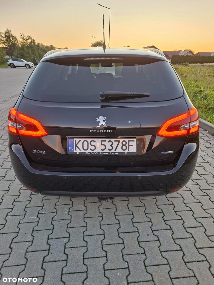 Peugeot 308 PureTech 130 GPF EAT8 Stop & Start Allure - 2