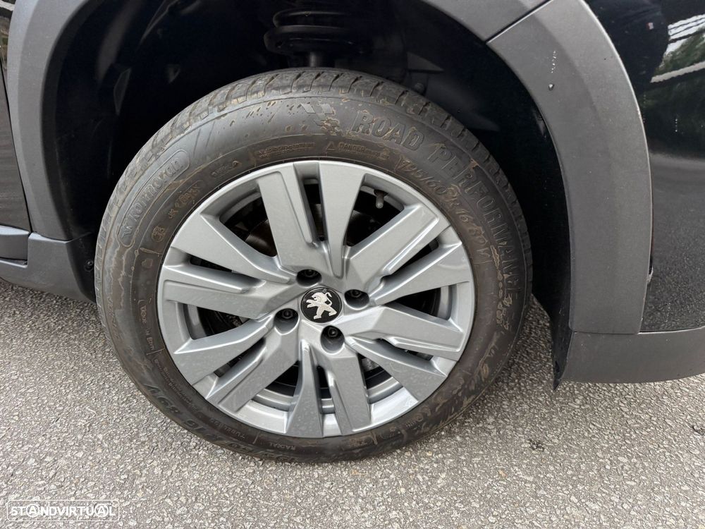Peugeot 2008 1.2 PureTech Allure - 23