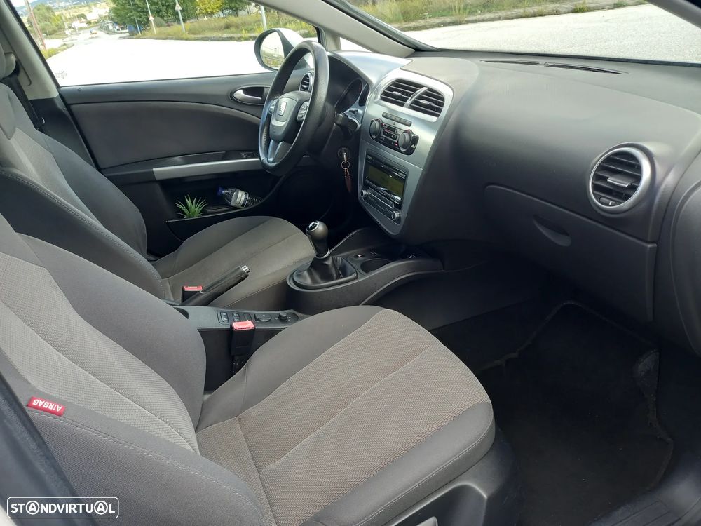 SEAT Leon 1.6 TDI Ecomotive Reference - 4
