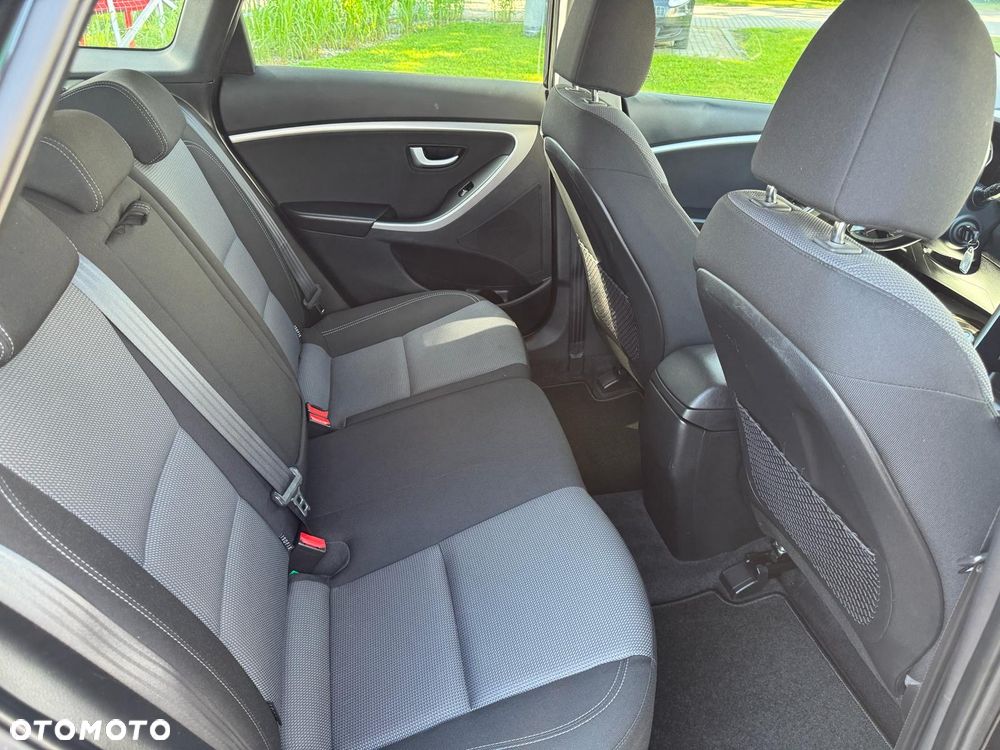 Hyundai i30 - 23