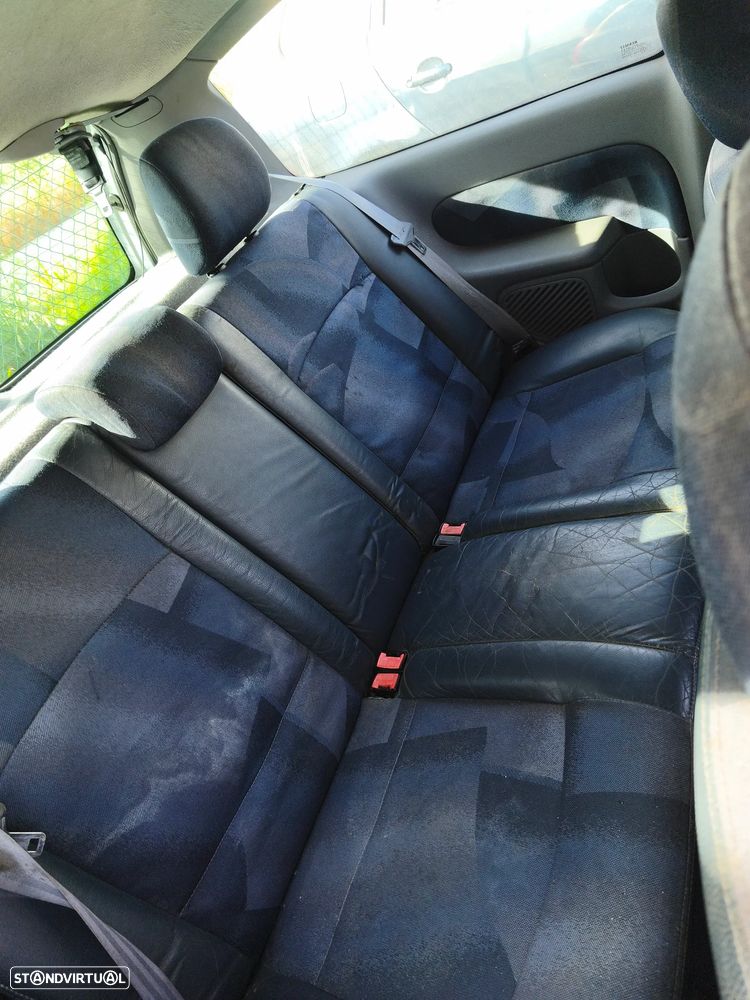 Renault Clio 1.4 16V Dynamique - 3