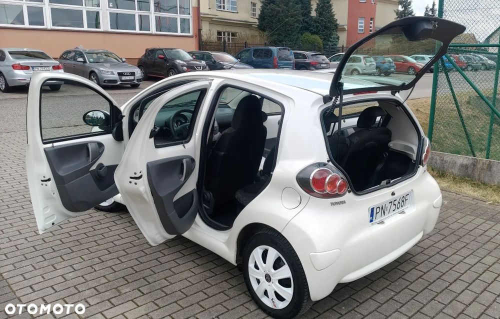 Toyota Aygo Cool - 13
