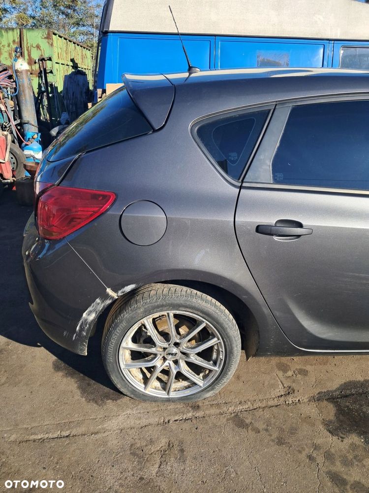 Opel Astra J IV HB 5D błotnik ćwiartka prawy tył - 1