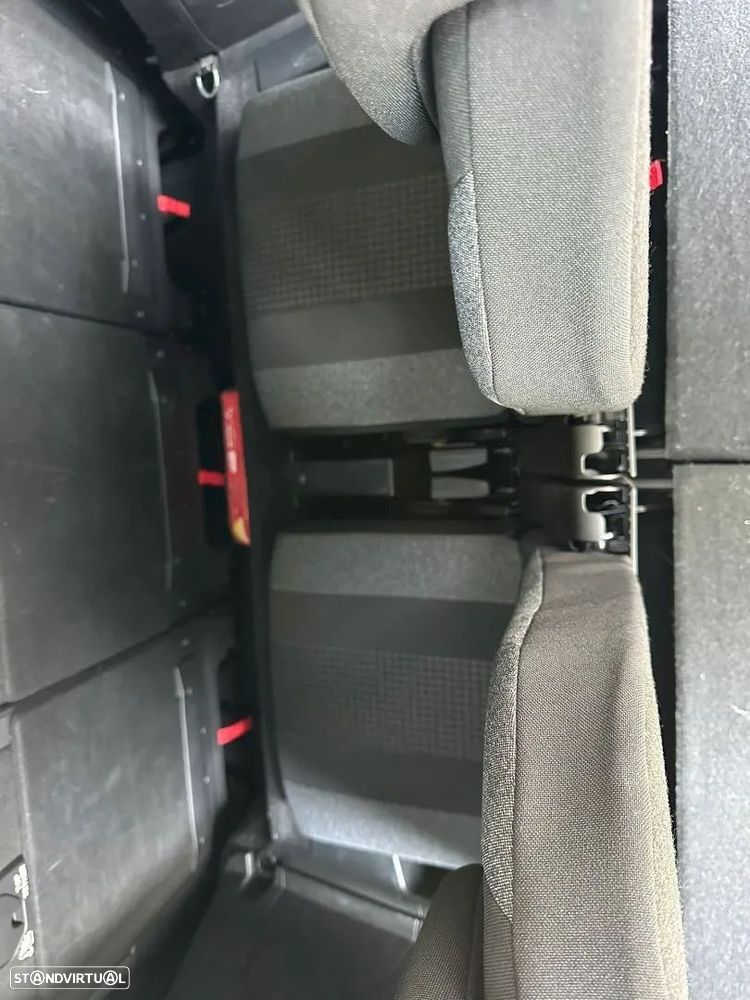 Peugeot 5008 1.5 BlueHDi Allure EAT8 - 13